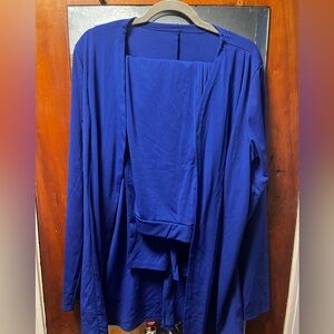 Collarless jacket with matching pants